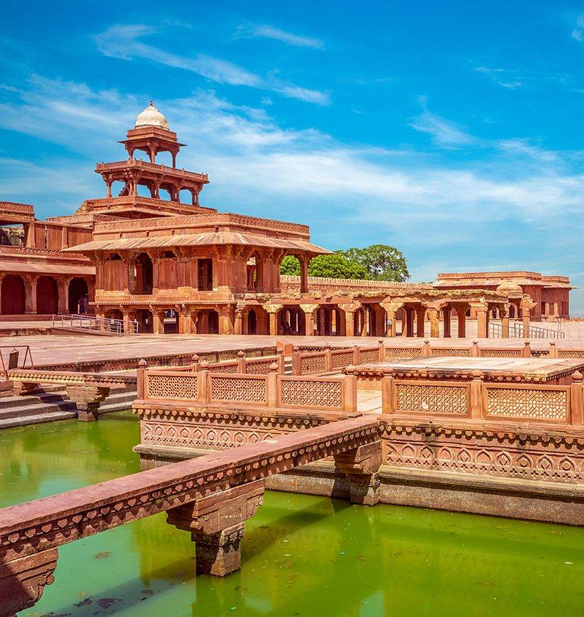 Luxury sedan car for Agra tour