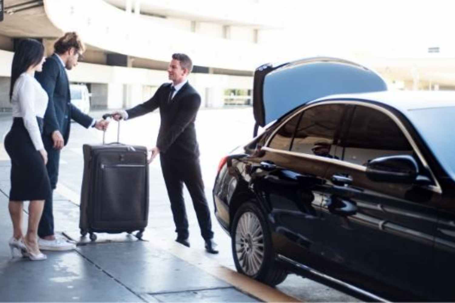 Delhi airport transfer with modern taxi and runways